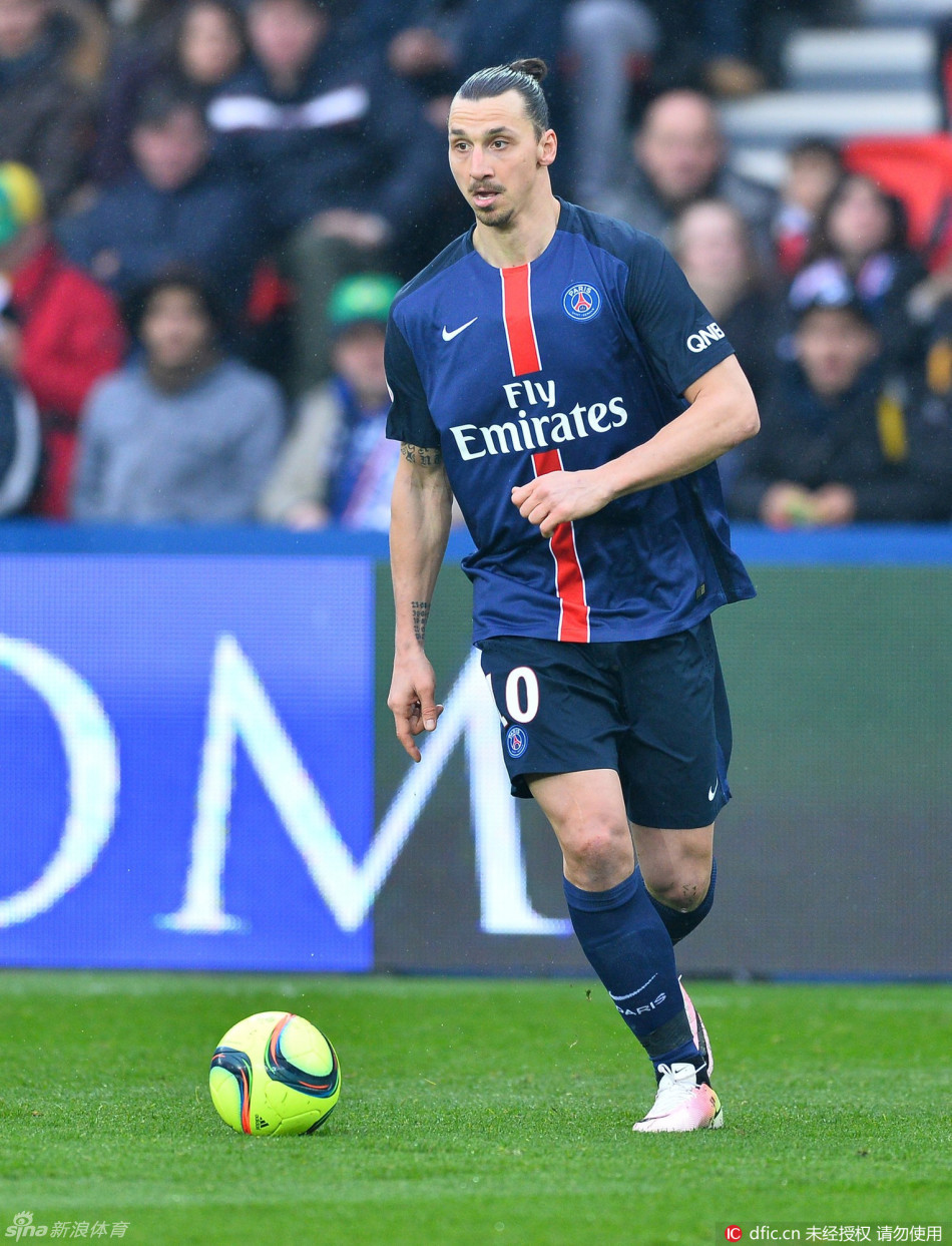 津门虎将在11月16日举办年票球迷开放日活动，共100个名额（津门虎11月16日举行年票球迷开放日，限额100人）